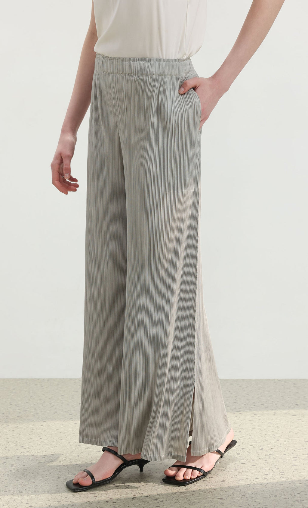 Zina pleated pants_light-grey
