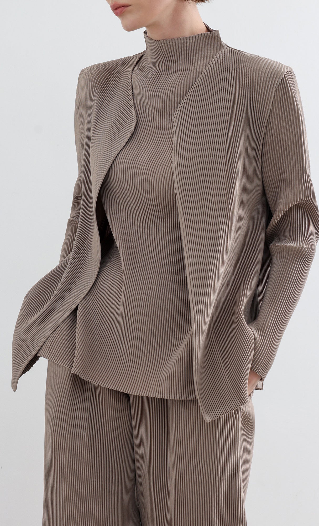 Essential Pleated Cardigan_Beige