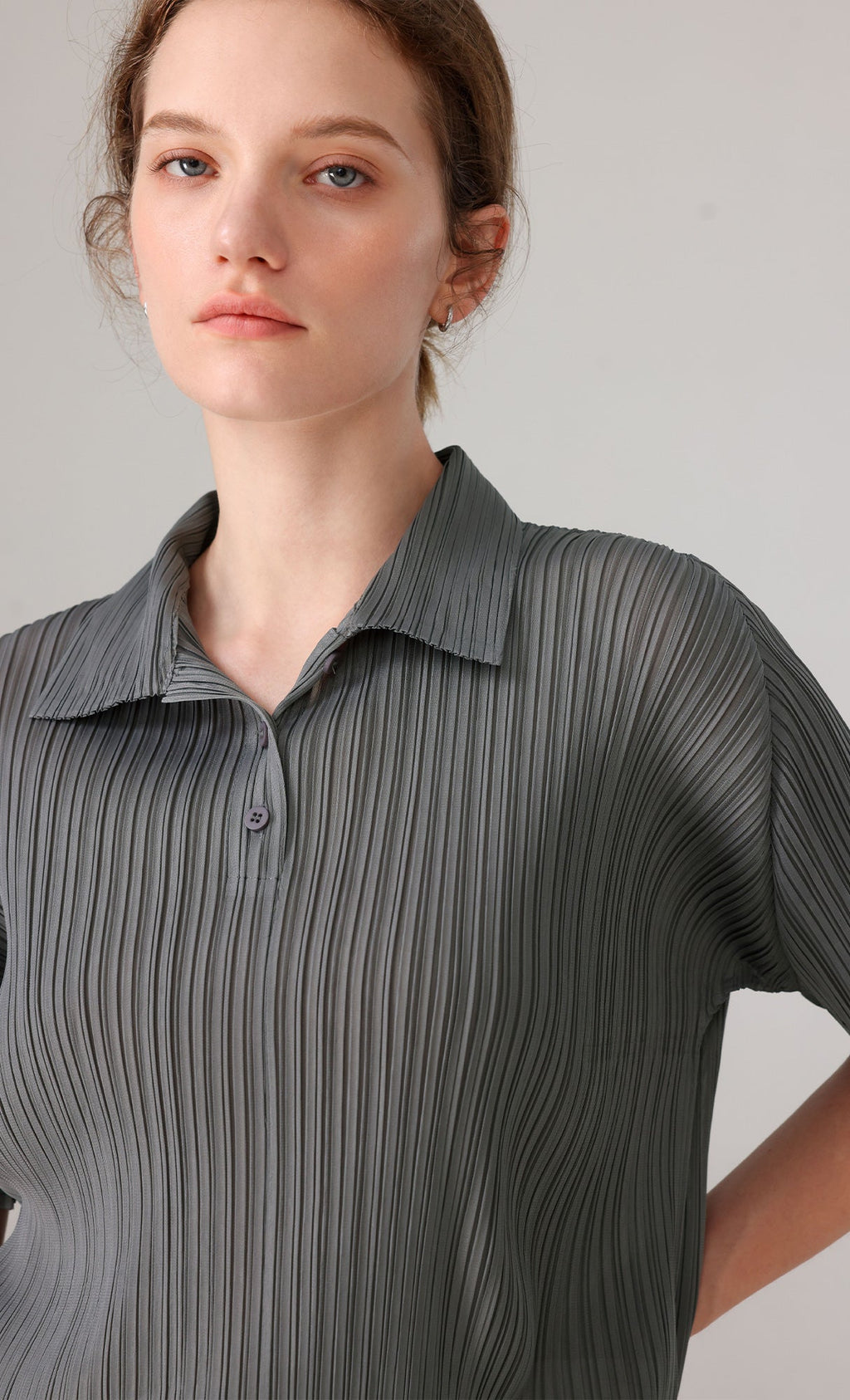 Essen Collard pleated Shirts_charcoal