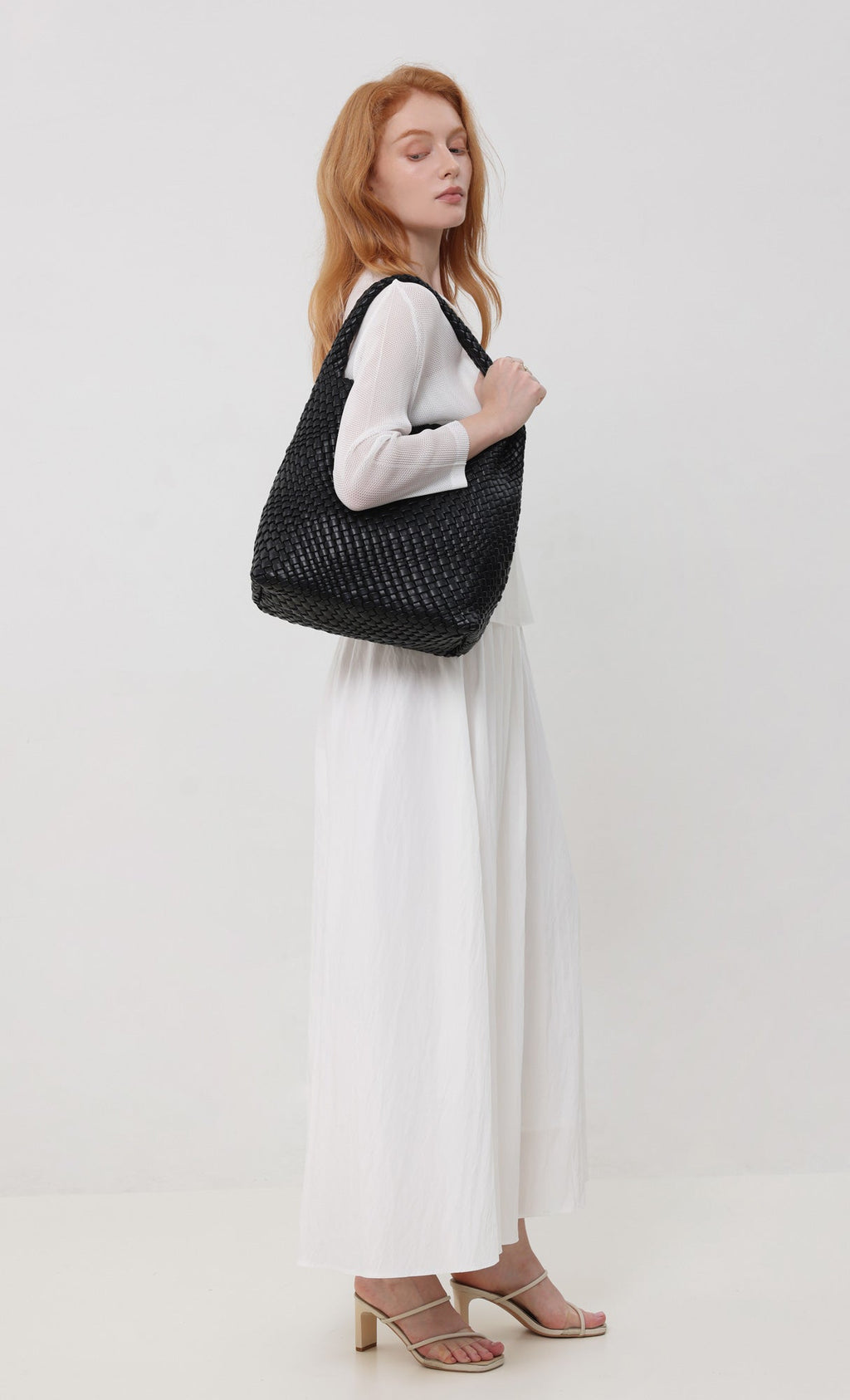 Color weaving hobo bag_black