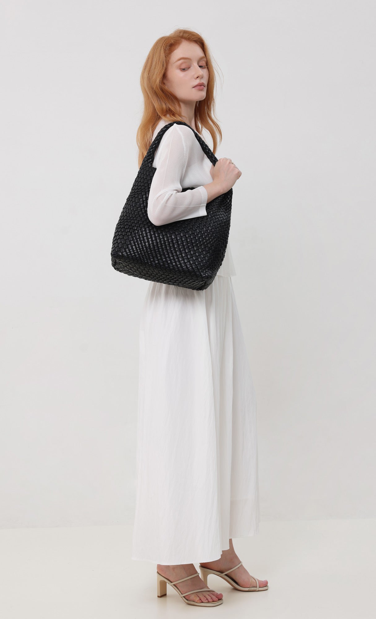 Color weaving hobo bag_black