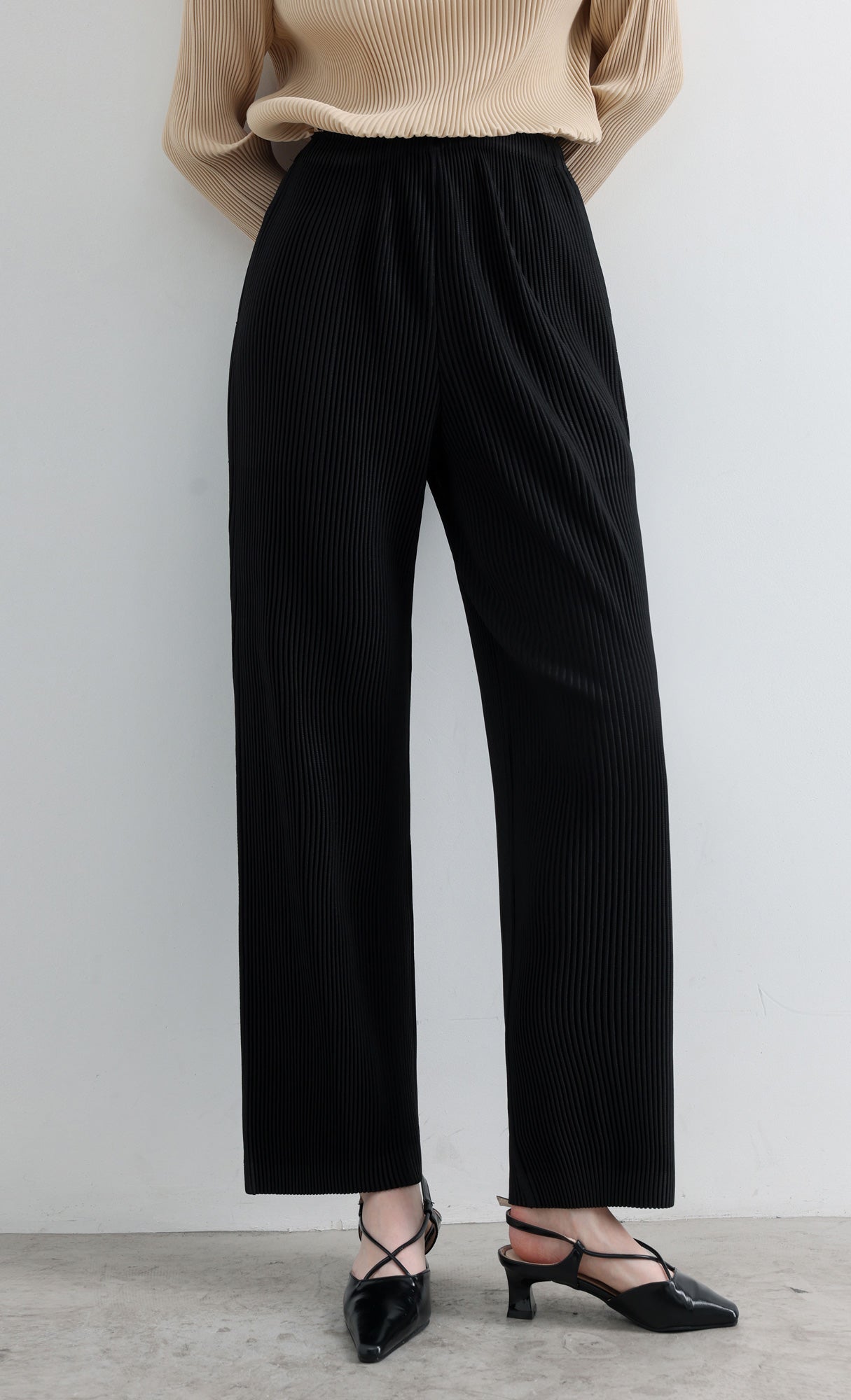 Essential Relaxed Pleated Pants_Black