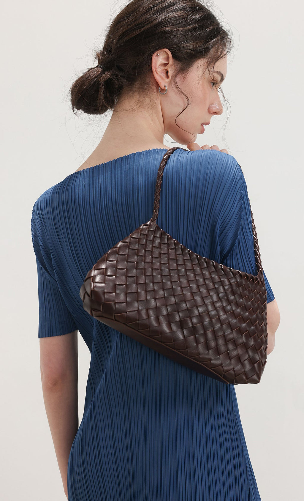 Nesia weaving shouler bag_brown