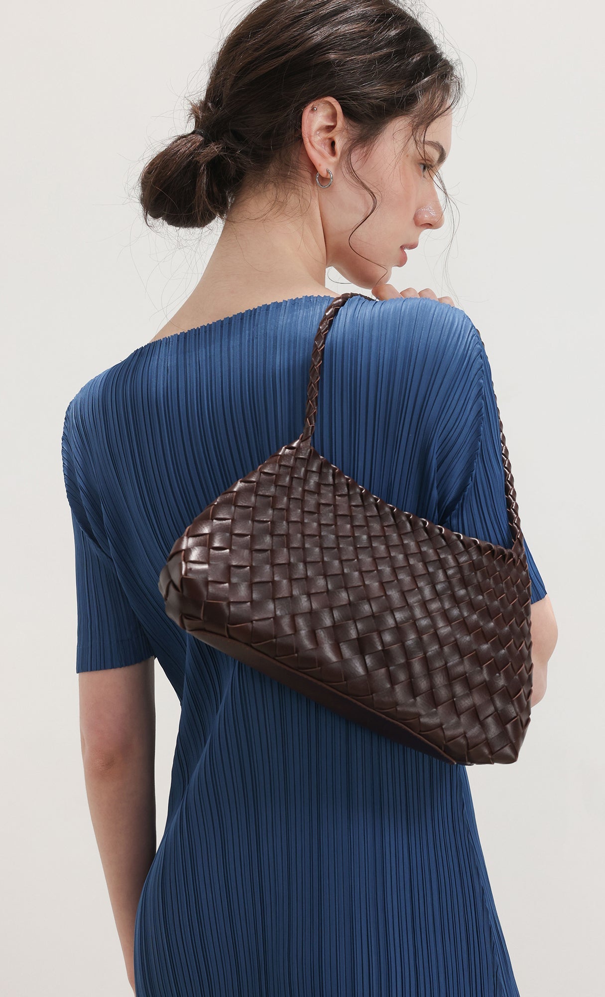 Nesia weaving shouler bag_brown
