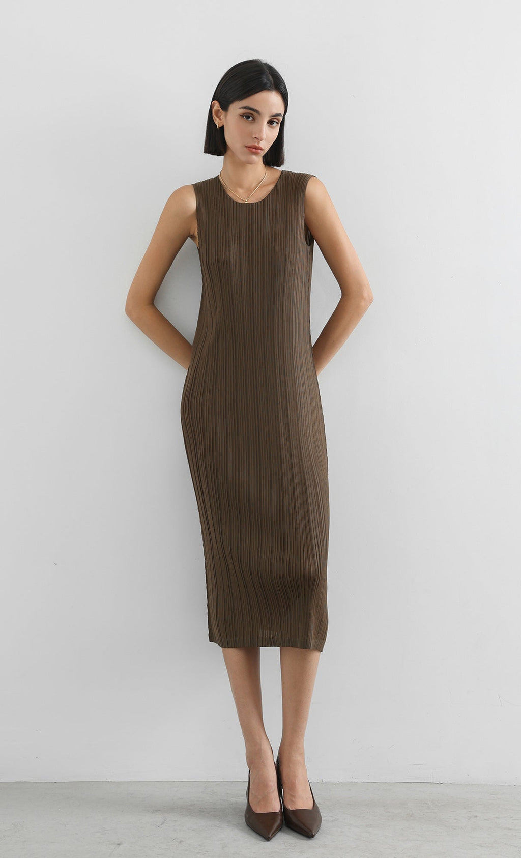 modi pleated sleeveless dress_brown