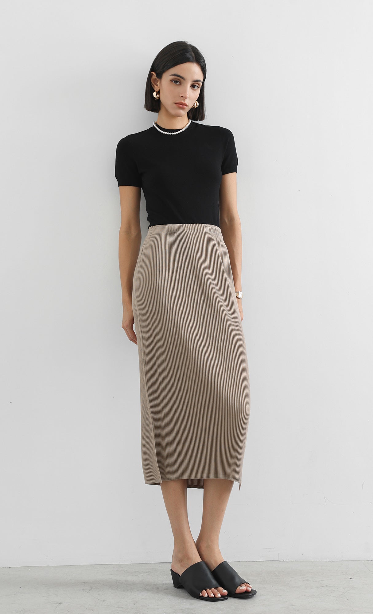 classy line pleated skirt_beige