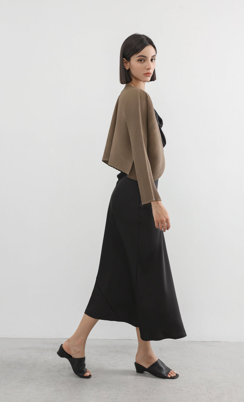 round pleated cardigan_brown