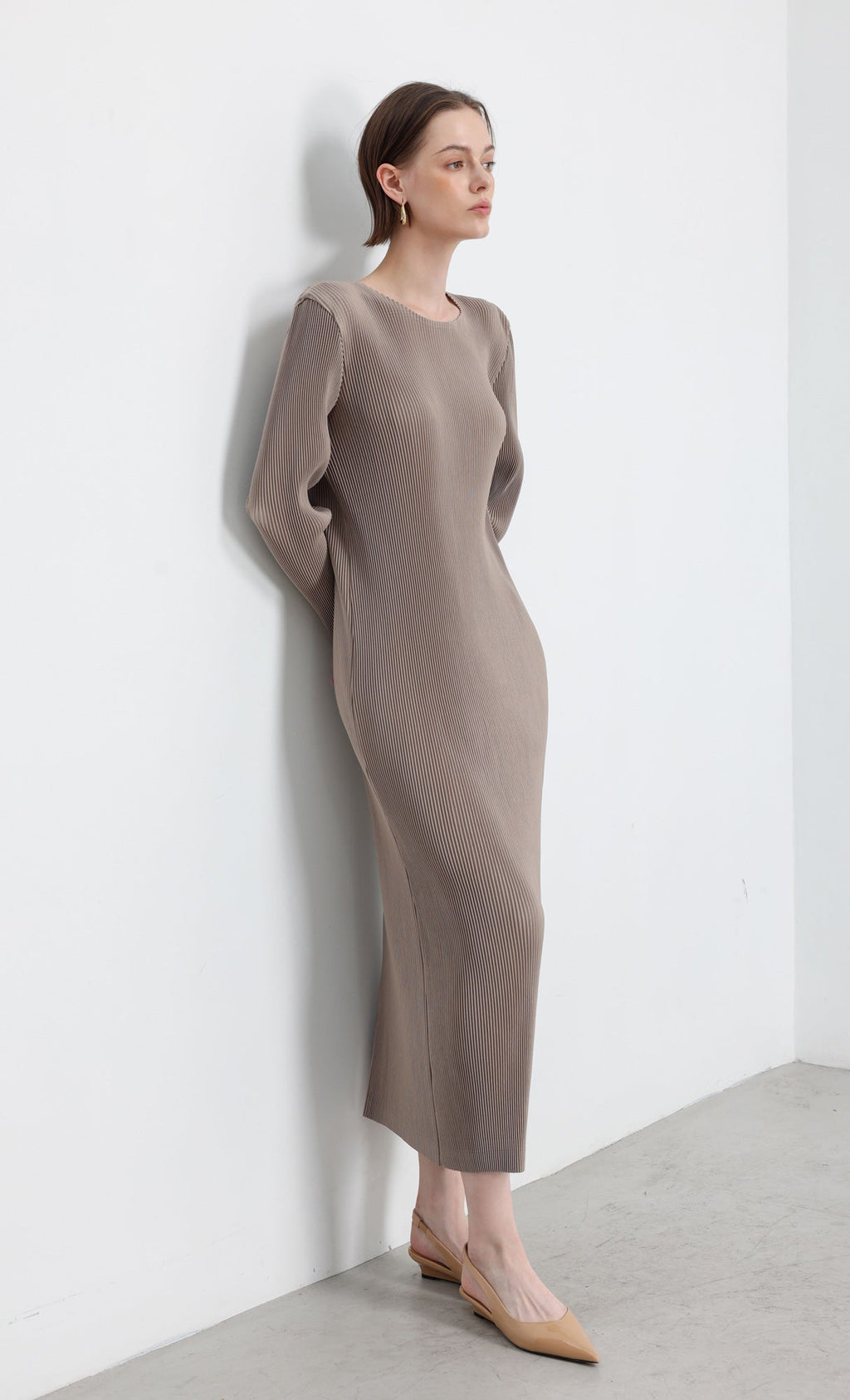 Essential Relaxed Pleats Dress_Beige