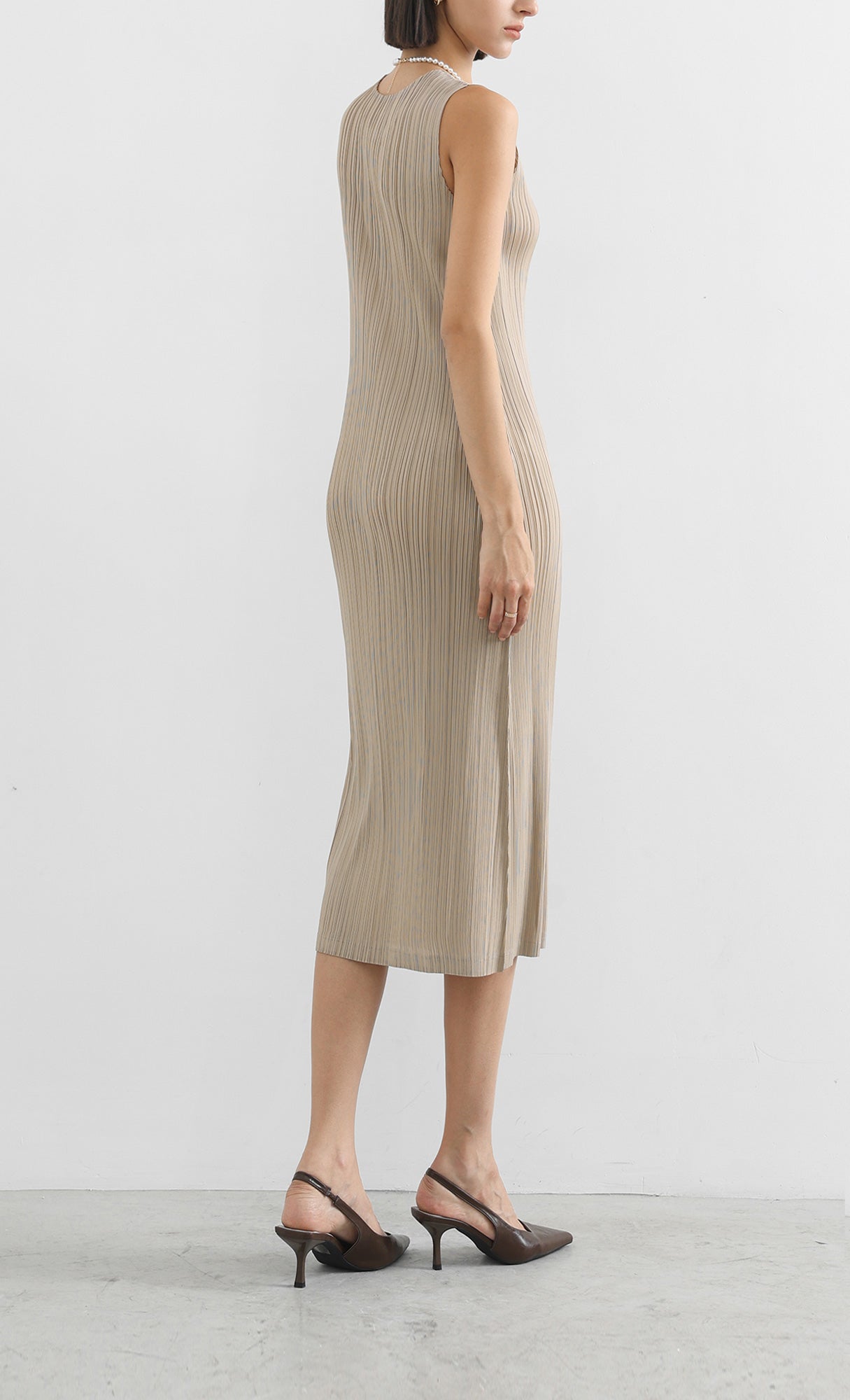 modi pleated sleeveless dress_beige