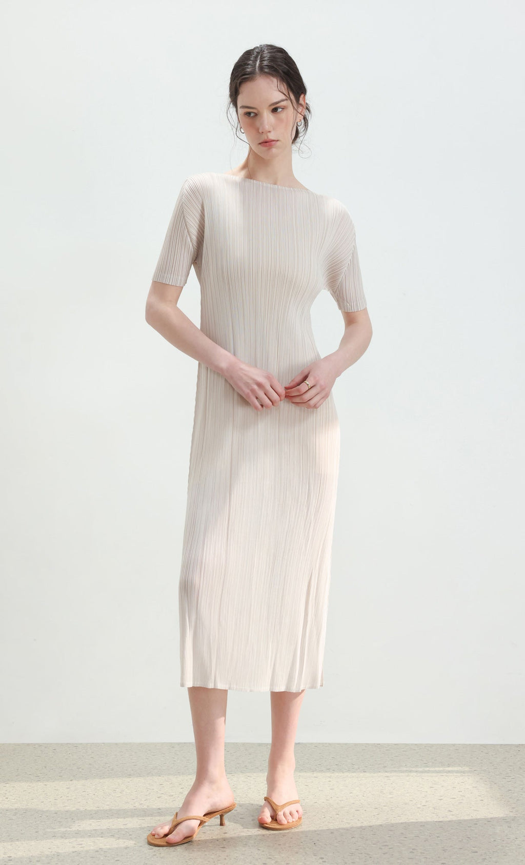 Dalia half-sleeve pleated dress_ivory