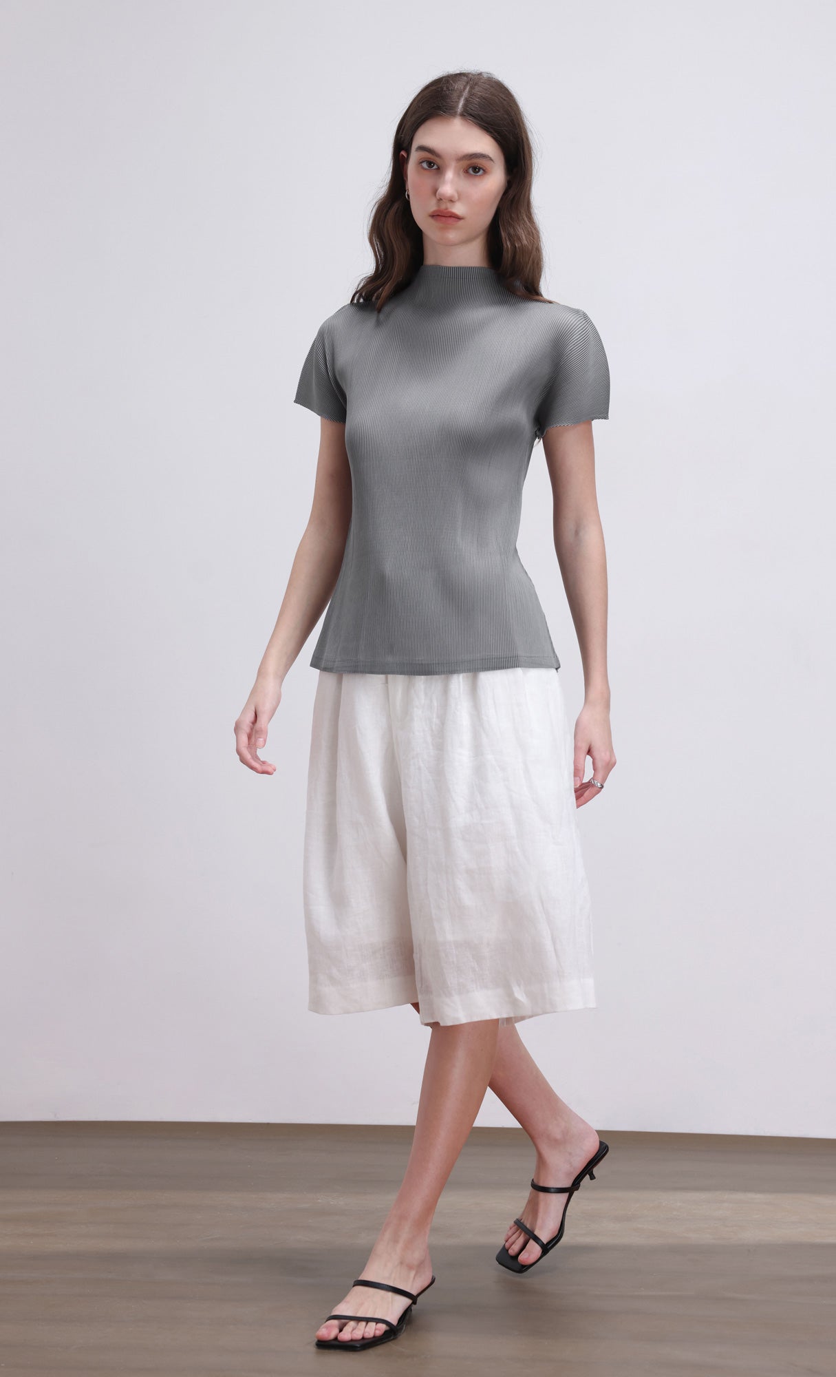 Lao pleated half neck top_grey
