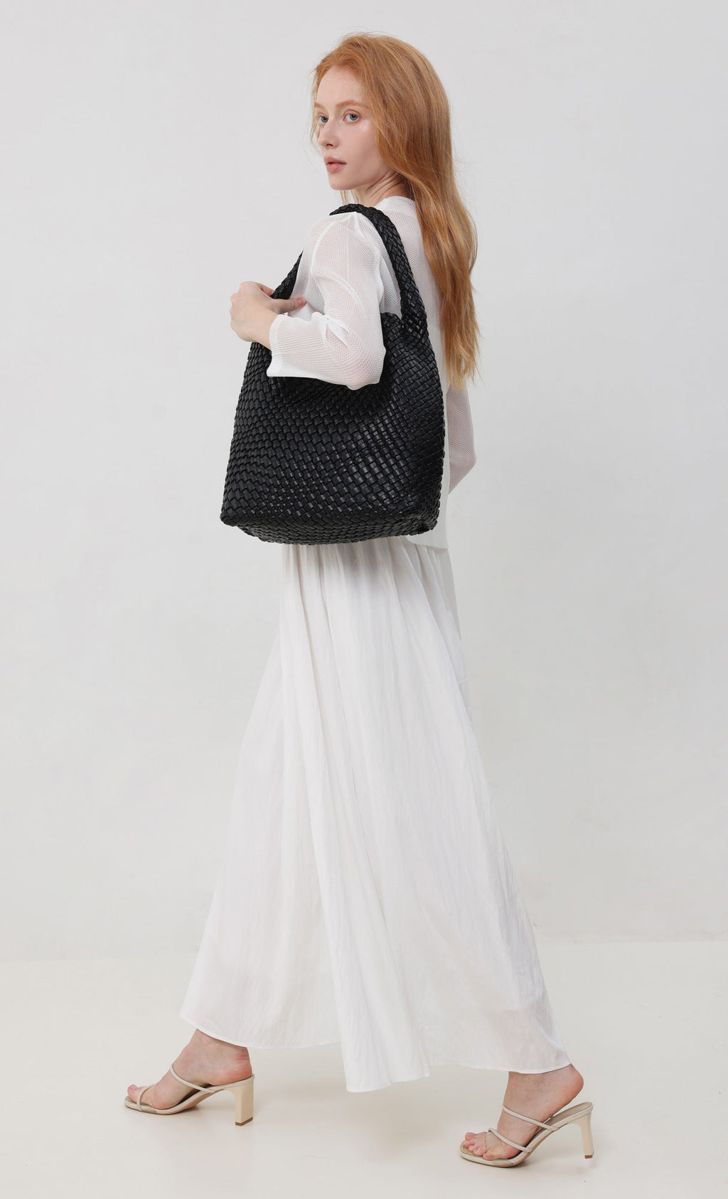 Color weaving hobo bag_black