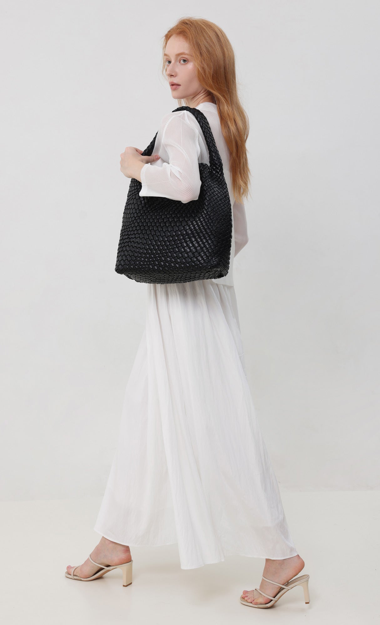 Color weaving hobo bag_black