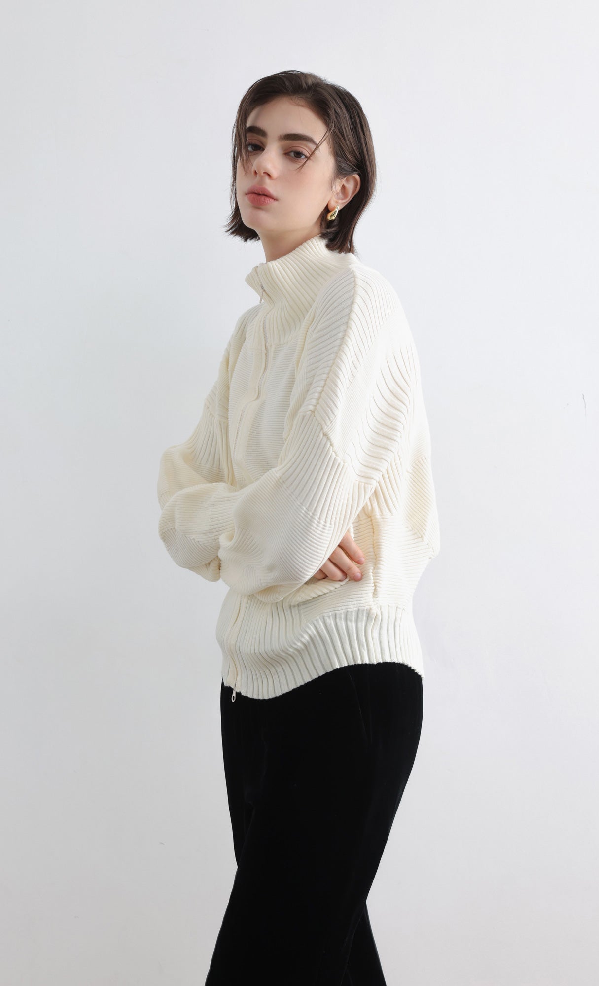 High Neck Knitted Pleated Zip-Up Cardigan_Ivory