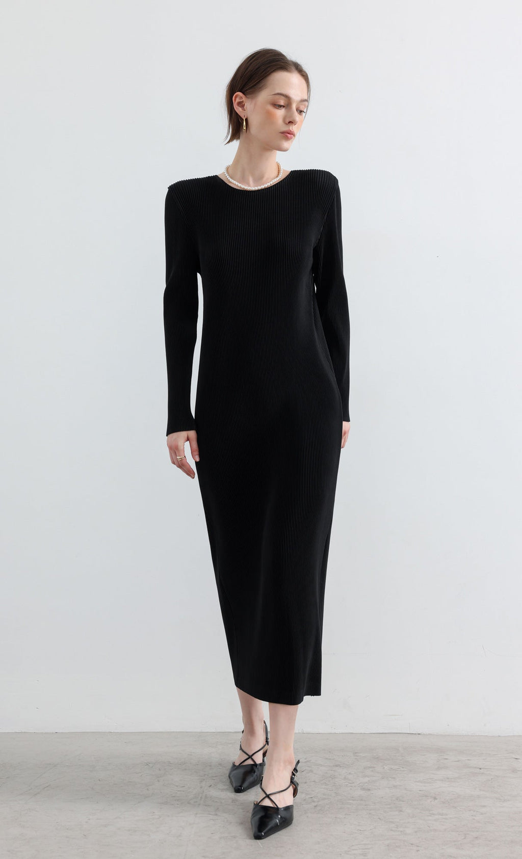 Essential Relaxed Pleated Dress_Black