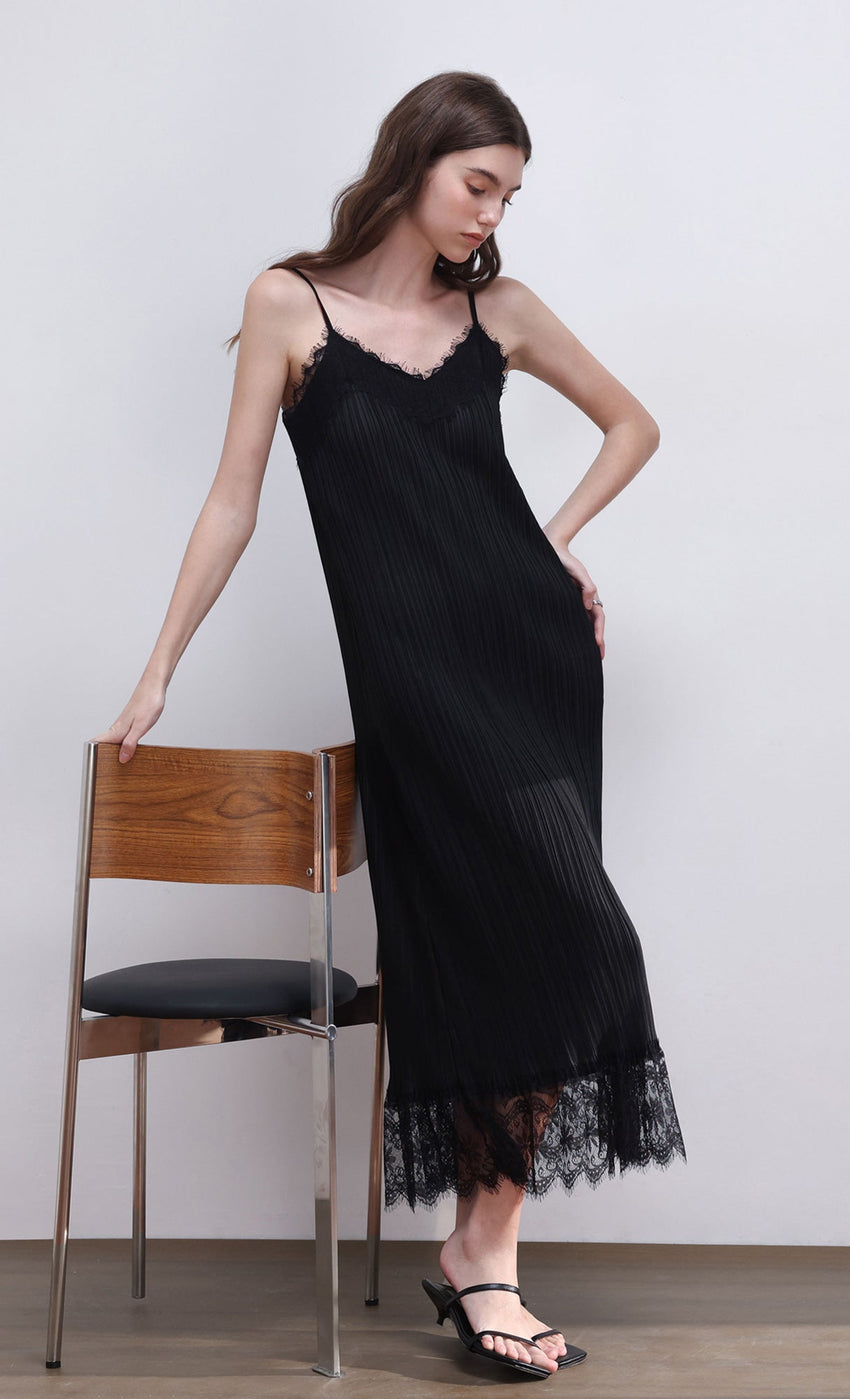 Pleated lace slip dress (black)
