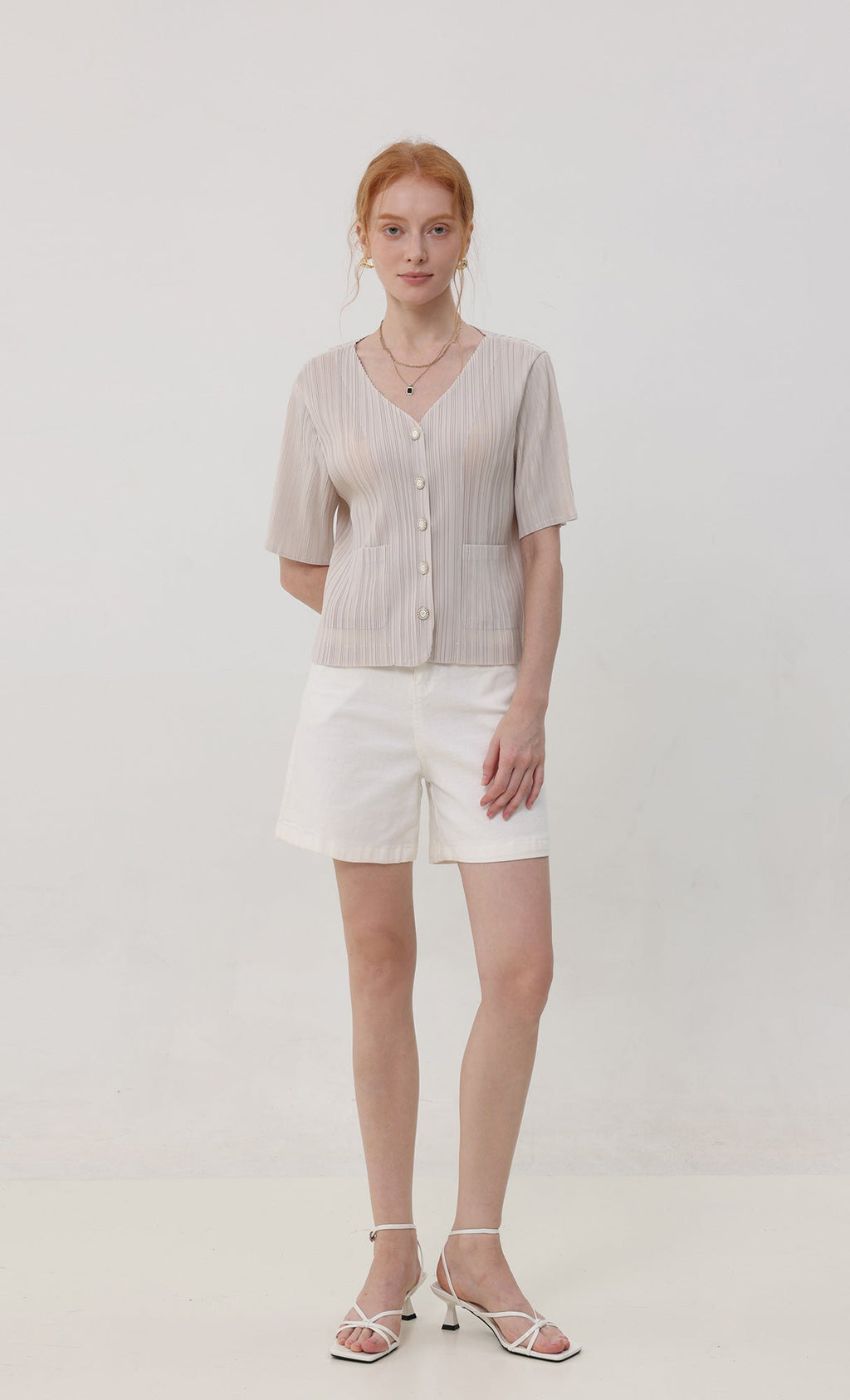 Button pleated short-sleeve top_lightbeige