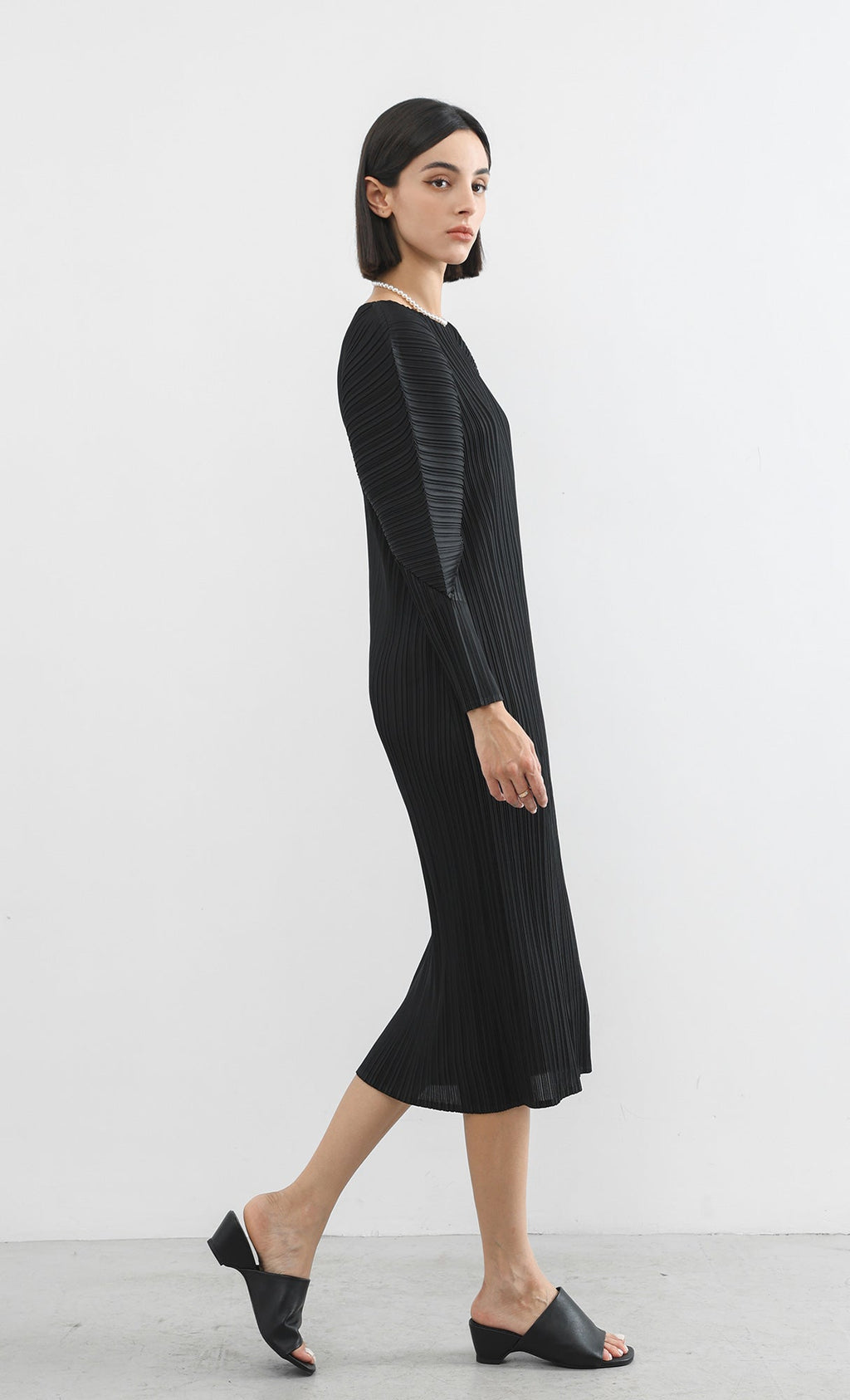arc pleated dress_black