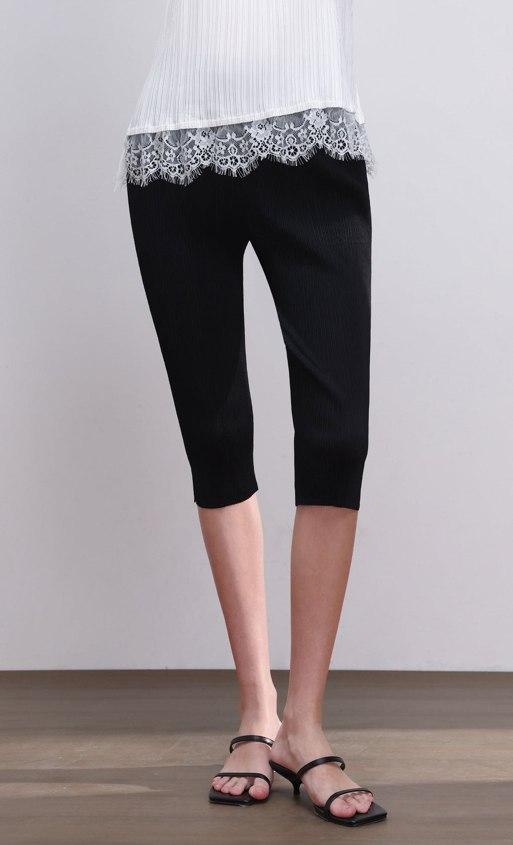 Pleated capri pants_black