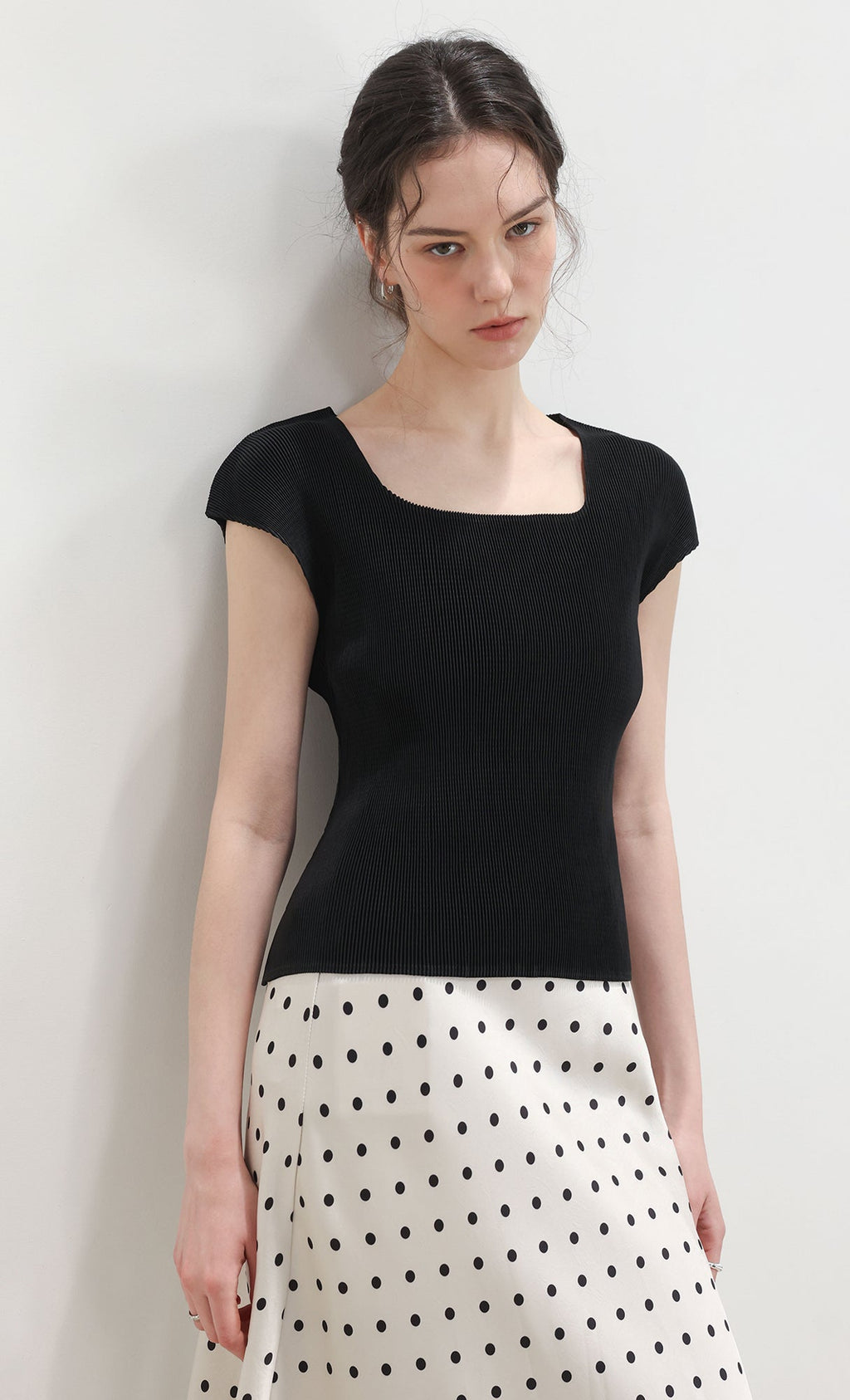 Nora pleated cap-sleeve top_black