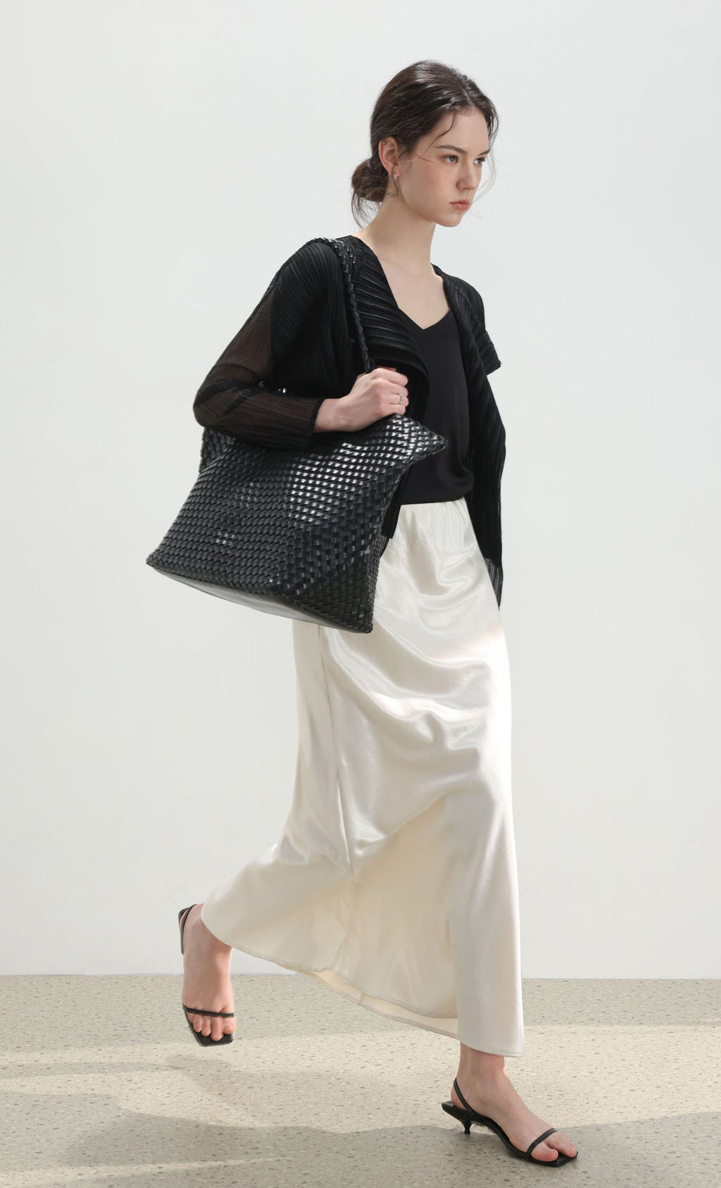 Ena weaving shopper bag_black