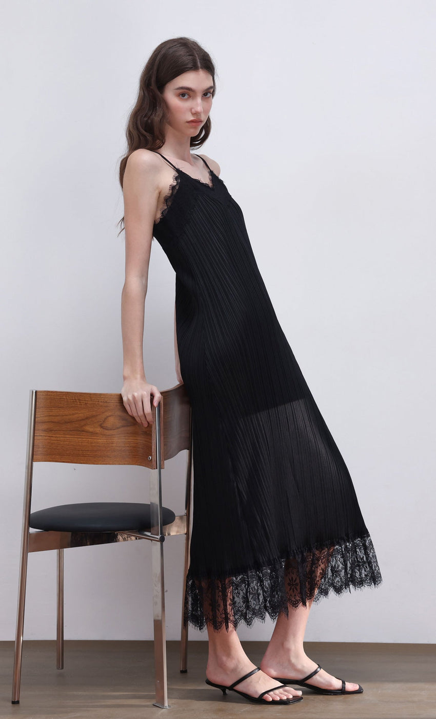 Pleated lace slip dress (black)
