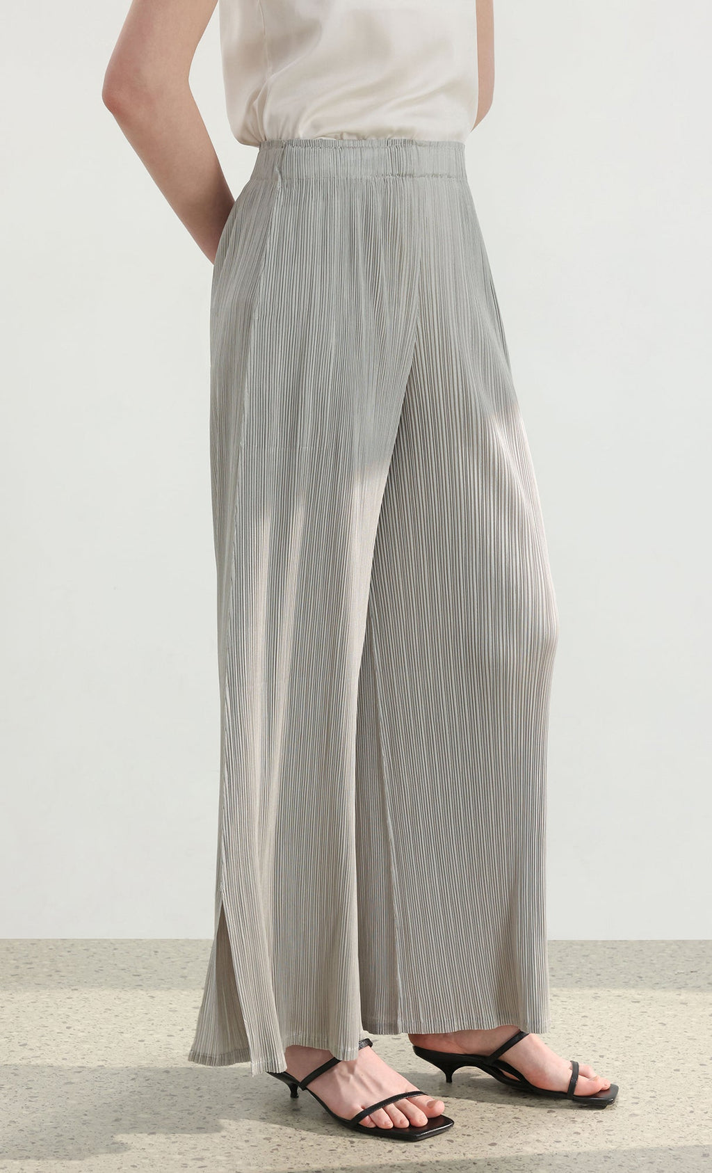 Zina pleated pants_light-grey