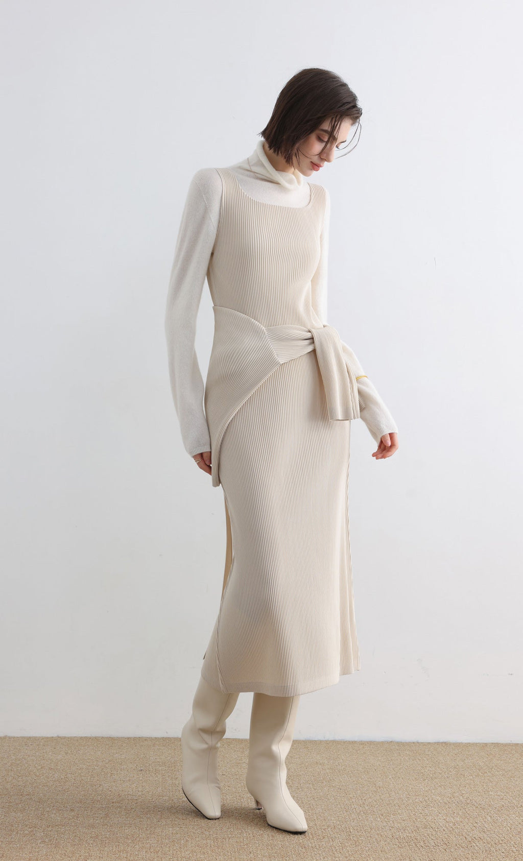 Soly Pleats Sleeveless Dress_Light-Beige
